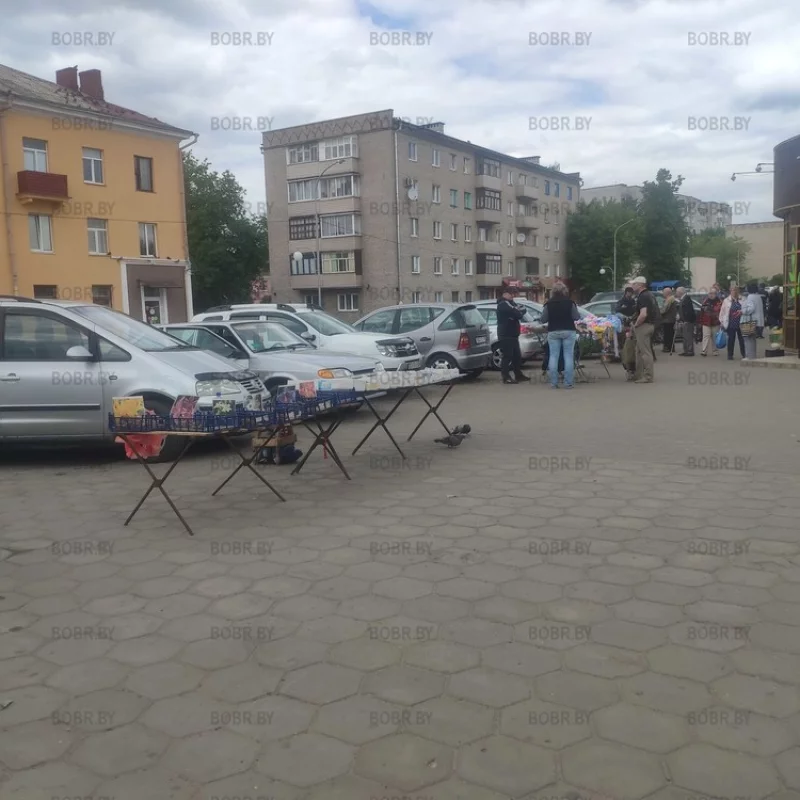 Нелегальная торговля на улице города
