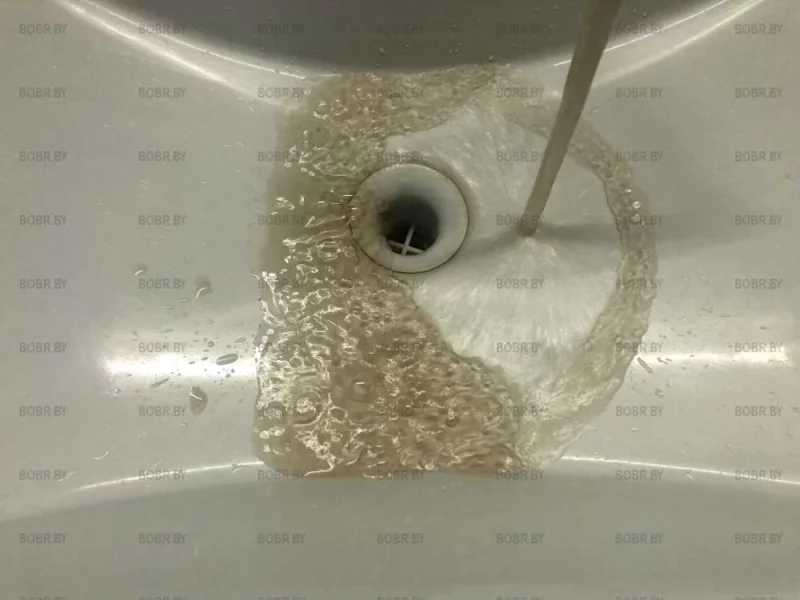 Вот такая вода из крана на Чонгарского 81