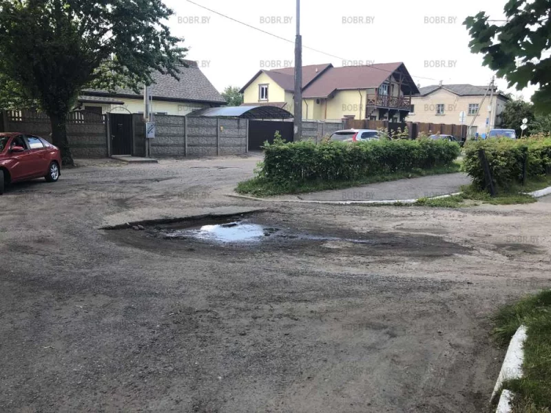 На парковке первой поликлиники