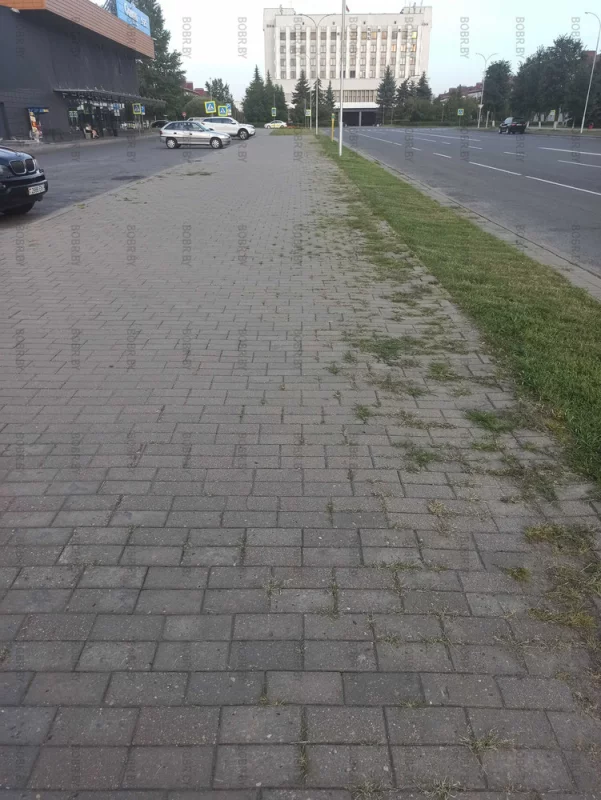 Тротуары за горисполкомом радуют глаза