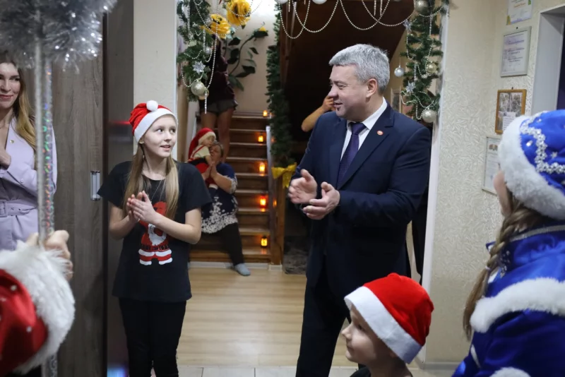 «Красный пищевик» привез подарки и радость в дом семейного типа