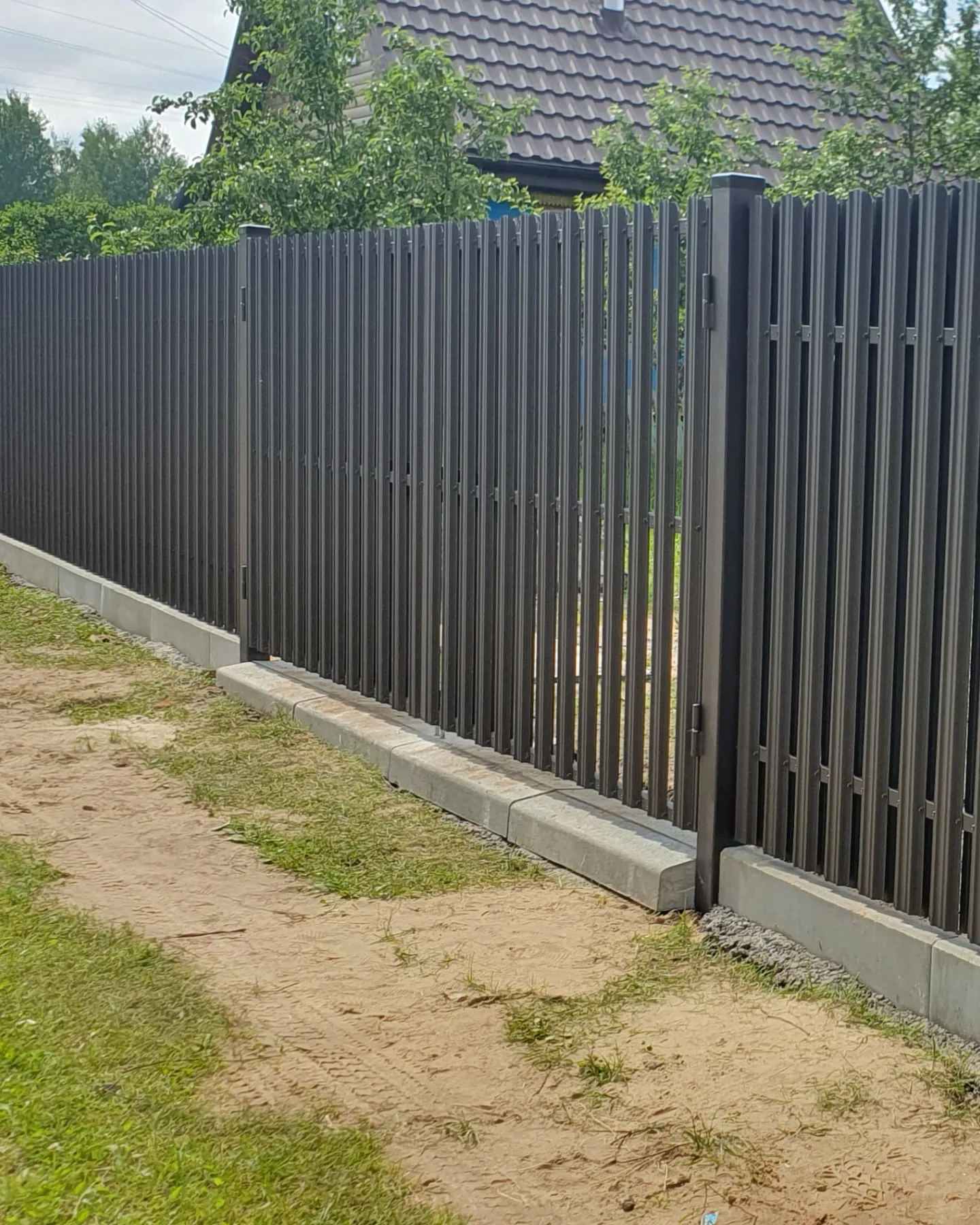 Установка монтаж заборов, Бетонные блоки, Заборы-жалюзи.