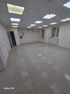 Помещение напротив рынка на Октябрьской, 165 (58, 8 кв. м.)