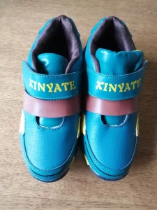 Кроссовки детские новые 37