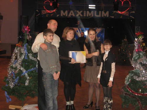Мама, папа, я - дружная семья!
