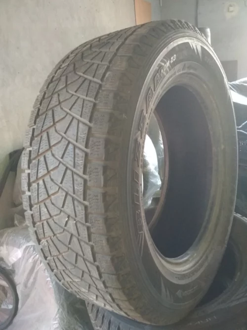 265/60R18 2шт шины, по 50р за шт