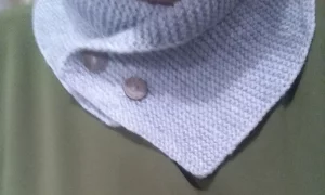 Шарф-снуд на пуговицах