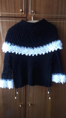 Свитер женский