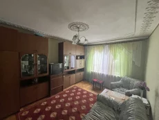 3-к квартира в 6 м-не возле ТЦ Спектр, две лоджии, погреб, неугловая