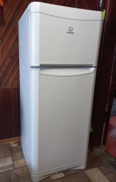 Холодильник Индезит б/у рабочий