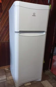 Холодильник Индезит б/у рабочий