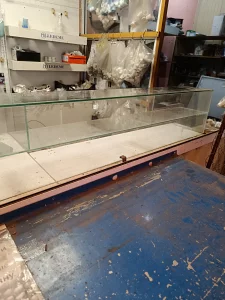 Полка- витрина 160*20*26 см (торговое оборудование)