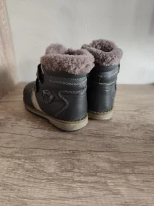 Ботиночки зимние 25 размер
