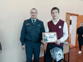 Бобруйский школьник снял ролик о будущем милиции и получил диплом от Министра внутренних дел