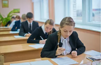 Более 230 школьников получили 100 баллов на репетиционном централизованном экзамене