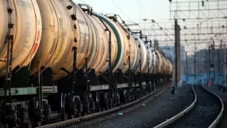 Белорусский бензин хлынул в Россию: биржевые поставки растут рекордными темпами