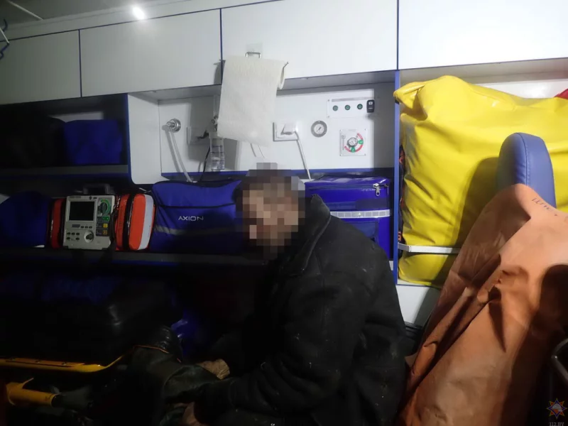 МЧС спасло бобруйчанина из горящей пристройки на улице Жлобинской