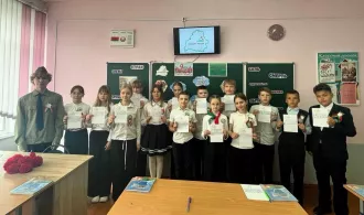 Бобруйский лесотехнический колледж и Средняя школа №16 провели юбилейный диктант в честь акции «Гвоздика Победы»