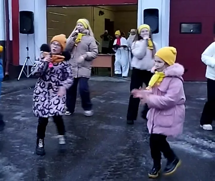 Новогодний флешмоб от бобруйских спасателей «Растопим лёд!»