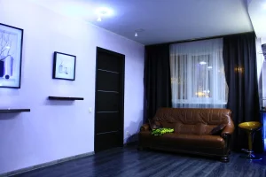 2-ух комнатная квартира VIP класса на площади Ленина