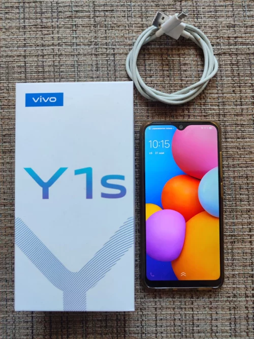 Vivo Y1s (vivo 2015)