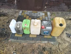 Канистры пластмассовые разные