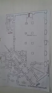 1-й этаж 3-х этажного административно-торгового здания в центре