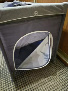 Кроватку-манеж двухярусную продам