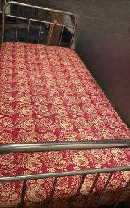 Кровать односпальная