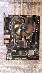 Материнская плата AM3+ с кулером