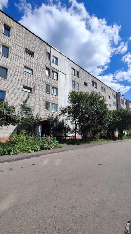 Трехкомнатная квартира на ул. Октябрьская, д. 105