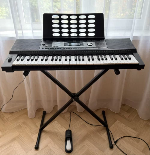 Синтезатор Medeli + педаль Kurzweil + стойка для клавишных