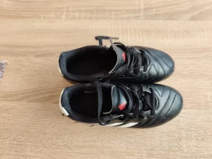 Бутсы Adidas детские, р. 31 (для тренировок/футбола)