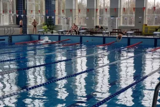 В Бобруйске определили сильнейших пловцов среди медработников области