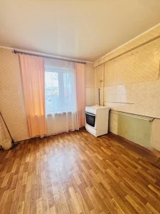 3-комнатная квартира в центре на 2 этаже