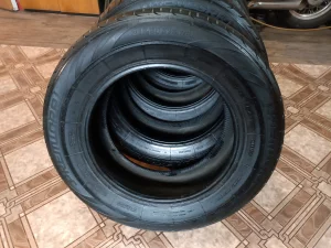 Шины летние, 4 шт. (б/у). R16. 215/65