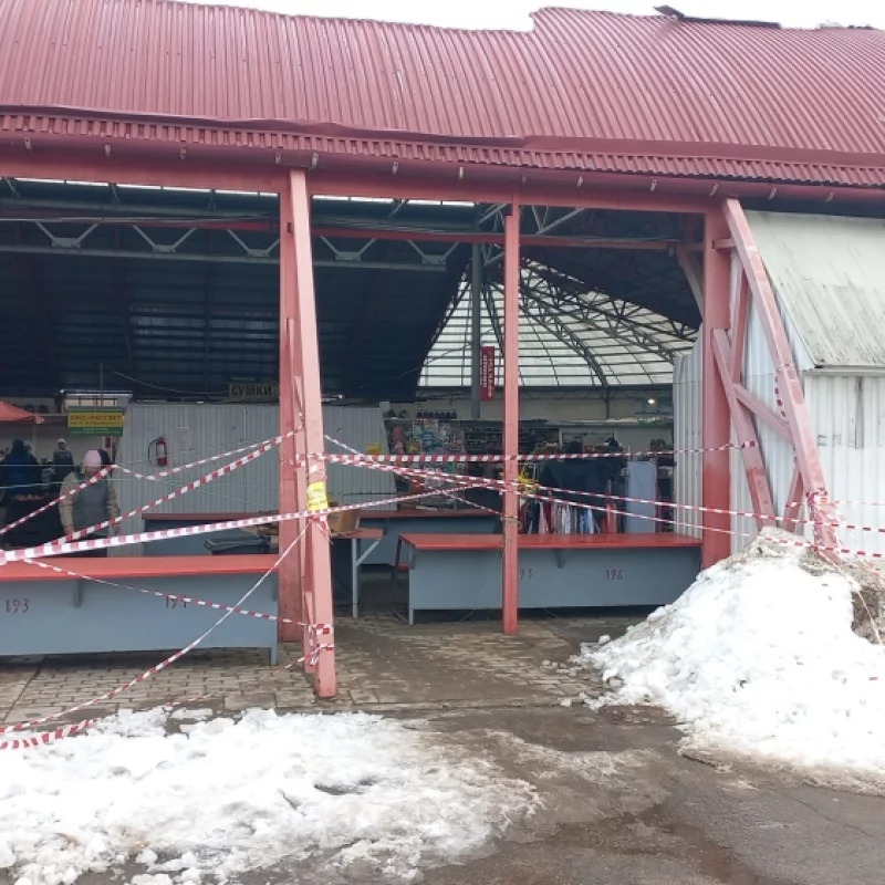 Натягивать ленту бесполезную - Да. установить снегозадержатели - Нет