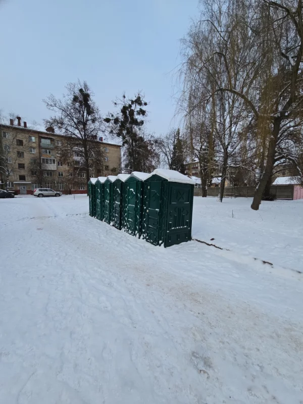 В районе площади Ленина установлены биотуалеты