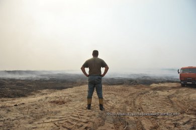 Схватка с огнем продолжается: за сутки удалось потушить один гектар