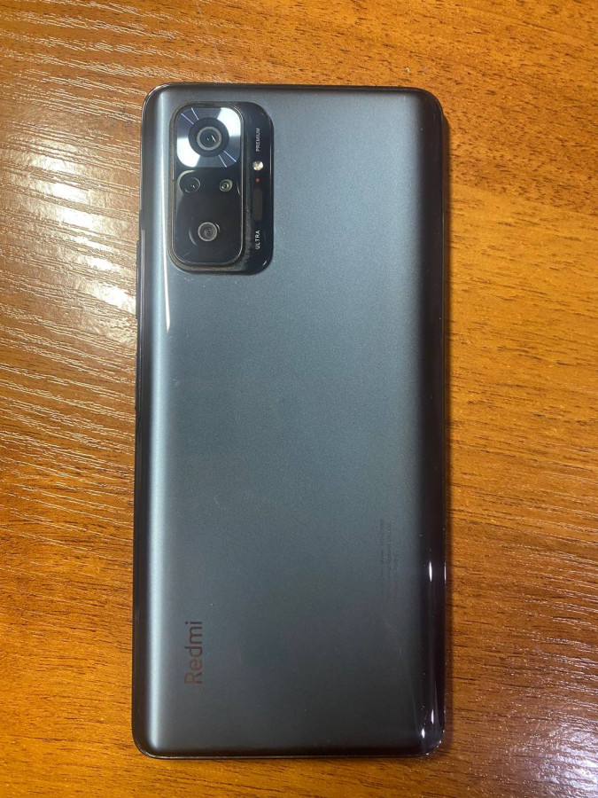 Legging kiygan qizning eshagi