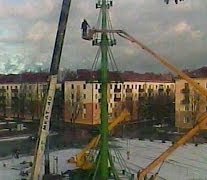 Процесс установки главной новогодней ёлки города Бобруйск