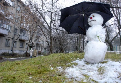 Погода шутит: в выходные снег и гололедица, на следующей неделе до +12°С
