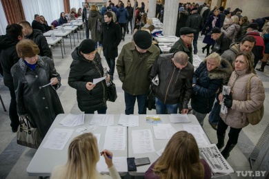Занятых в экономике белорусов за год стало на 65 тысяч меньше
